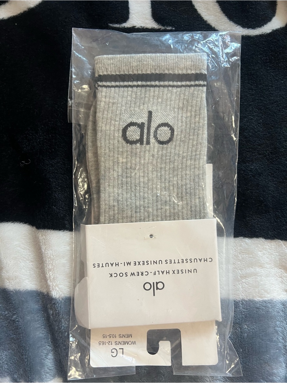 ALO Yoga Men's Crew Socks in Light Gray